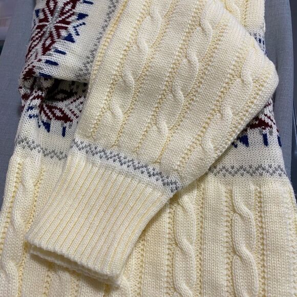 VINTAGE Patterned Sweater - Picture 15 of 16